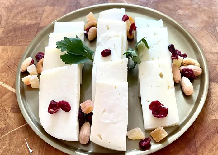 לינה וארוחת בוקר Di Noi 4*