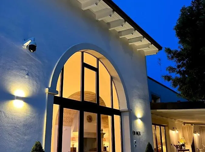 לינה וארוחת בוקר Di Noi 4*